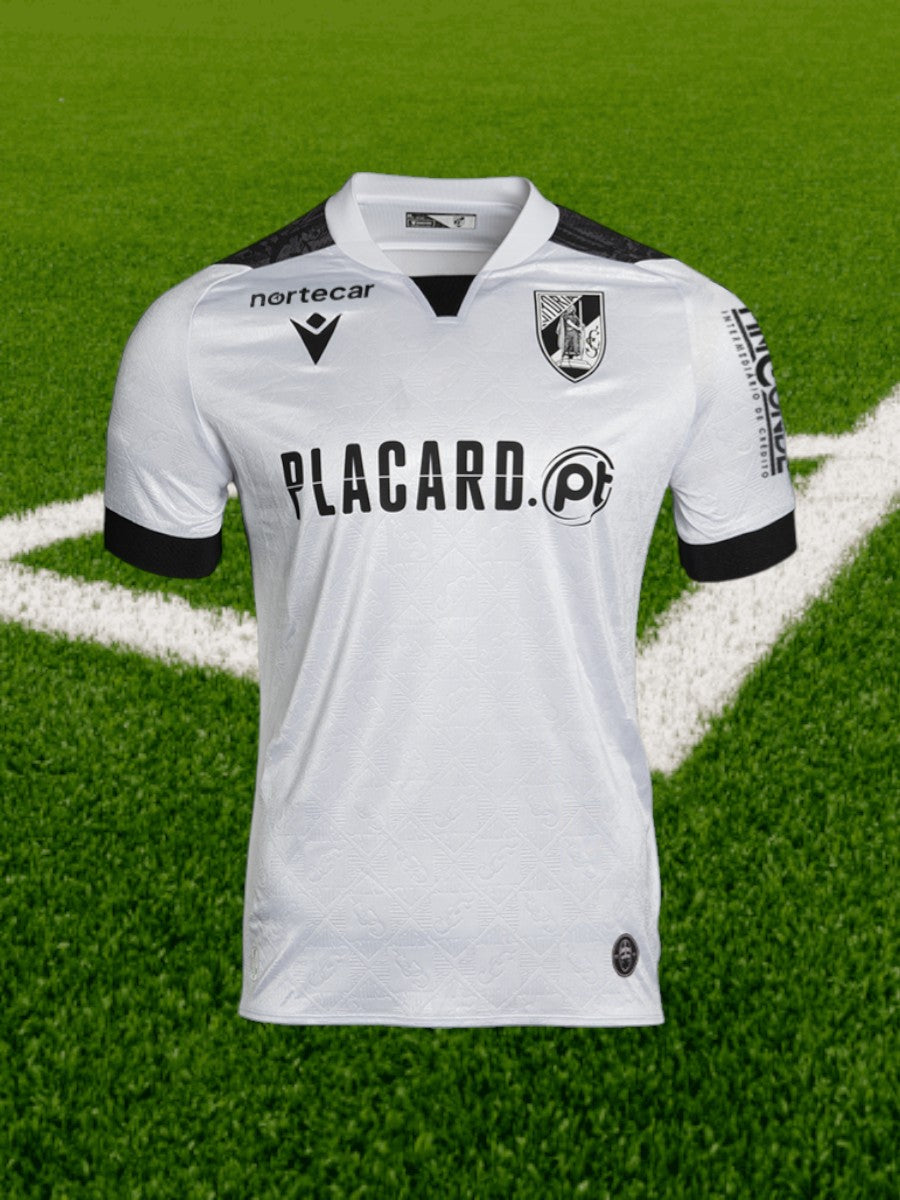 Vitoria Guimaraes home jersey 25/26